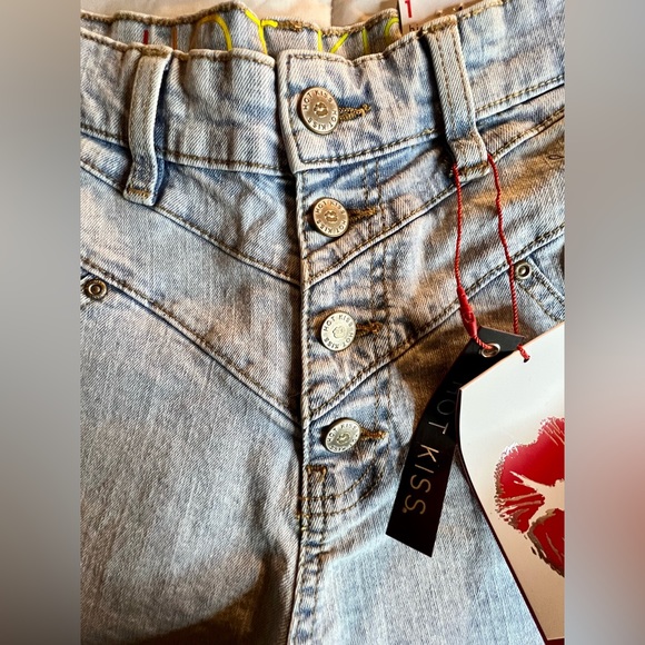 NWT Hot Kiss light blue denim shorts. Highest rise juniors size 1. - Picture 3 of 7
